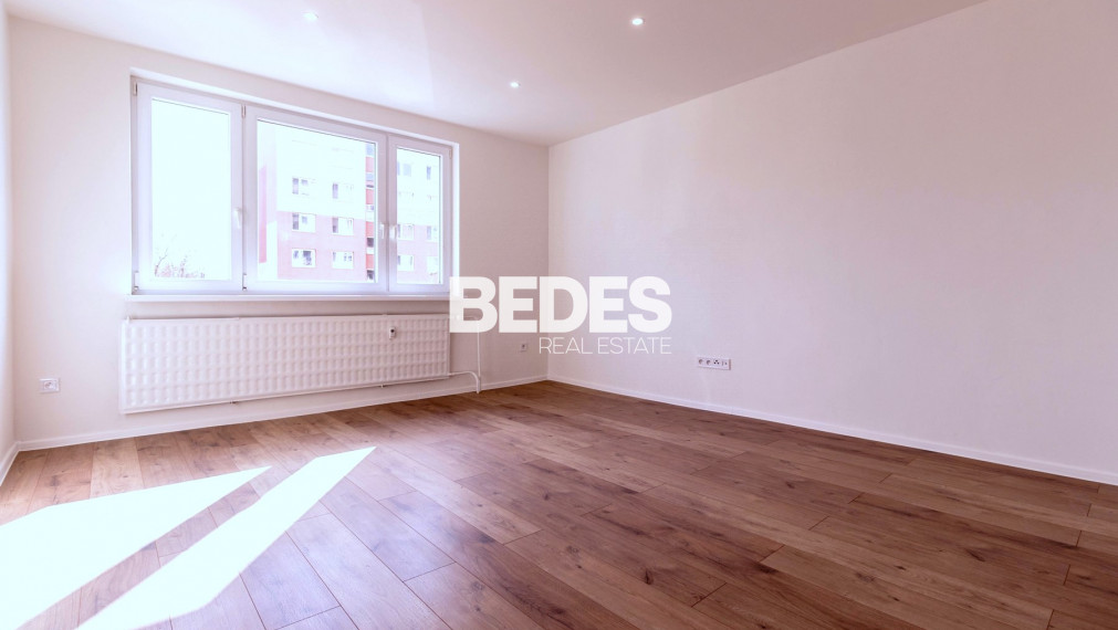 BEDES – Predaj | 3 izbový byt, 69m2, kompletná rekonštrukcia, Prievidza - Sever