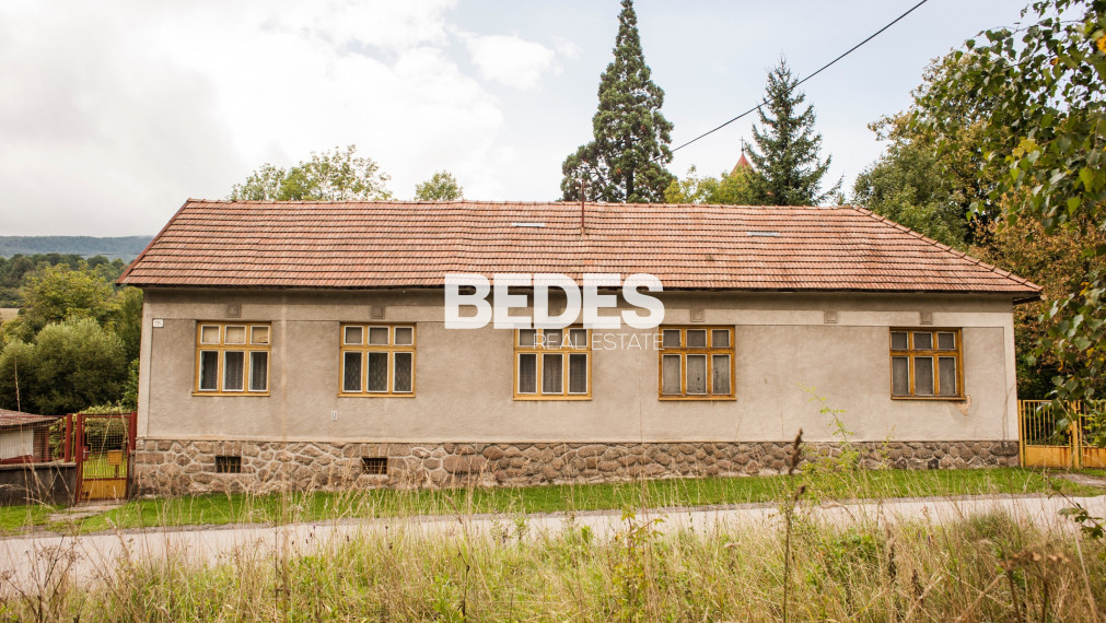 BEDES | rodinný dom 150m2, pôvodný stav, pozemok 902m2, Handlová – Nová Lehota