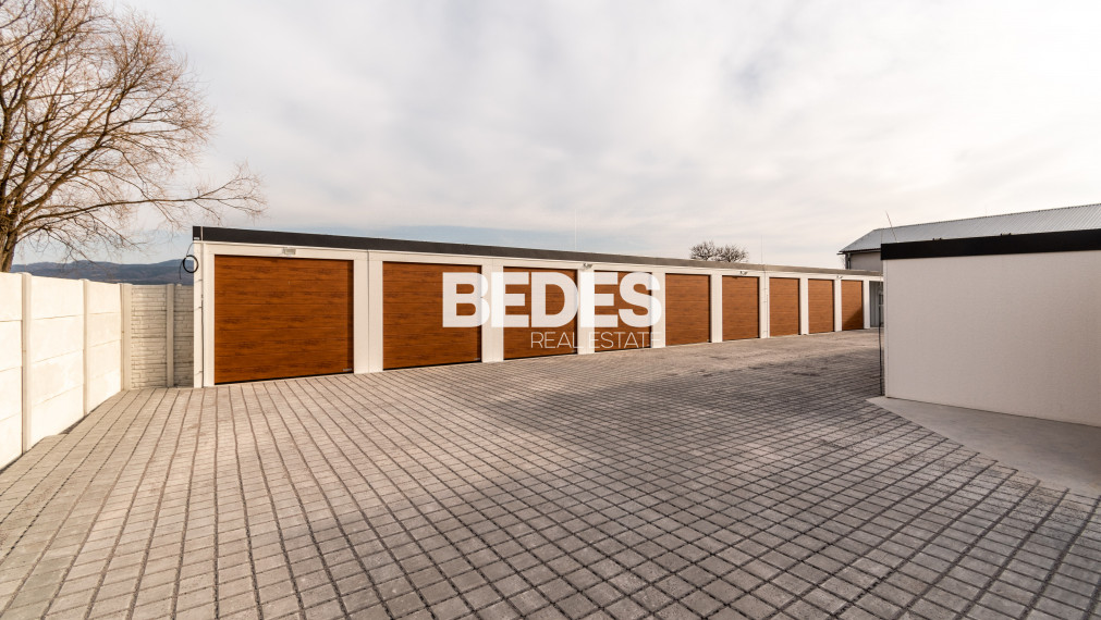BEDES | Garáže a sklady, oplotený a zabezpečený areál