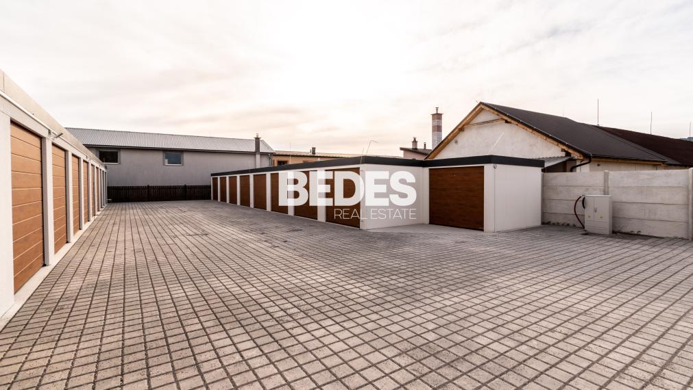 BEDES | Garáže a sklady, oplotený a zabezpečený areál