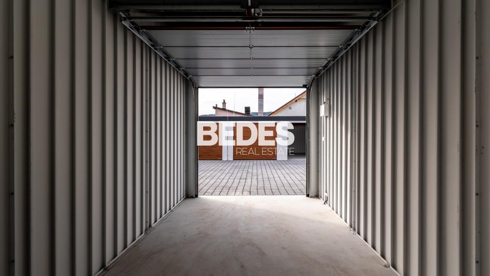 BEDES | Garáže a sklady, oplotený a zabezpečený areál
