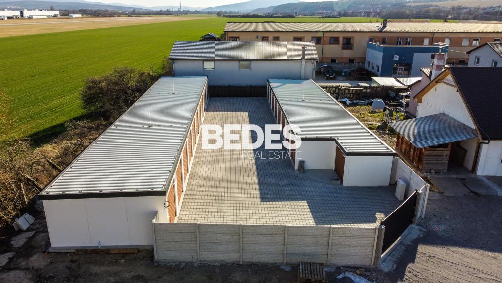 BEDES | Garáže a sklady, oplotený a zabezpečený areál