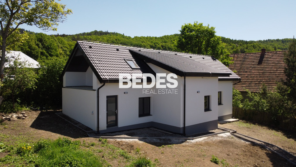 BEDES | 4-izbový rodinný dom, garáž, pozemok 611m2, Prievidza – Veľká Lehôtka