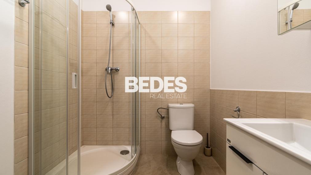 BEDES | Moderný 2 izbový byt v novostavbe s balkónom, vyhradený parking