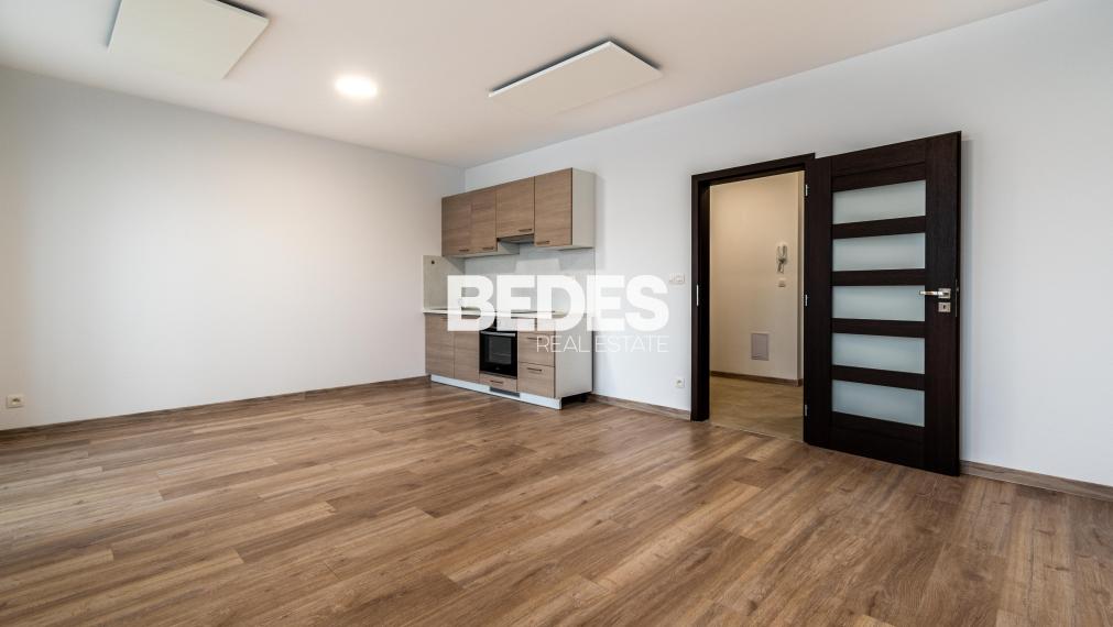 BEDES | Moderný 2 izbový byt v novostavbe s balkónom, vyhradený parking