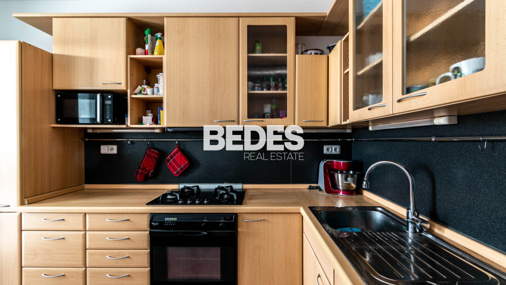 BEDES | Zariadený 3 izbový byt po rekonštrukcii, loggia