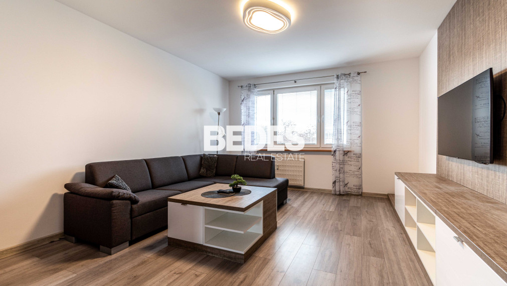 BEDES | Zariadený 3 izbový byt po rekonštrukcii, loggia