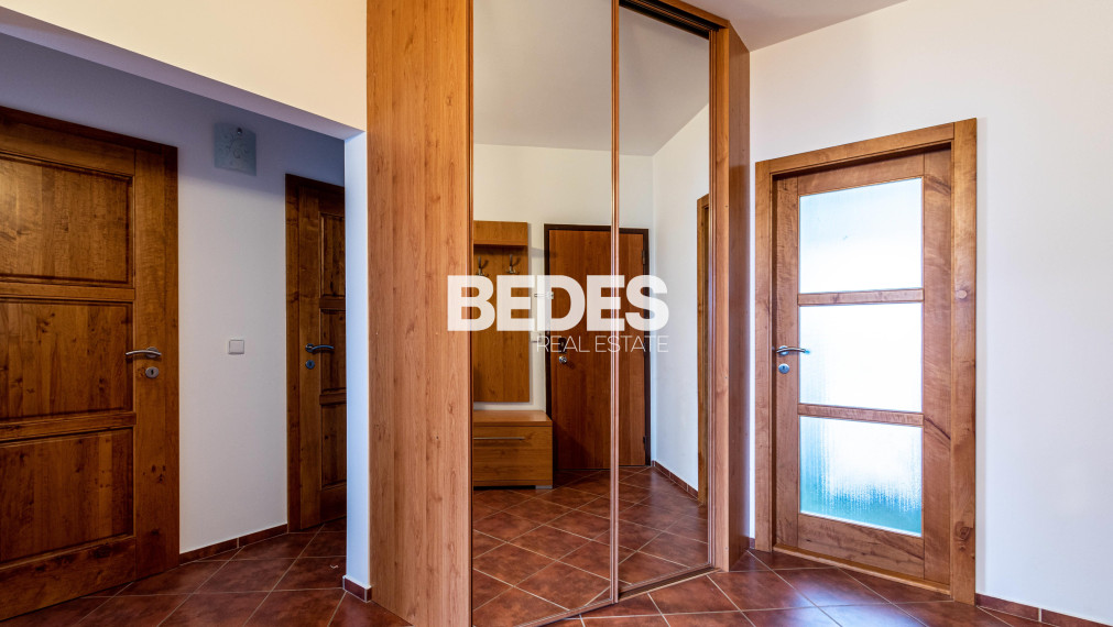 BEDES | Zariadený 3 izbový byt po rekonštrukcii, loggia
