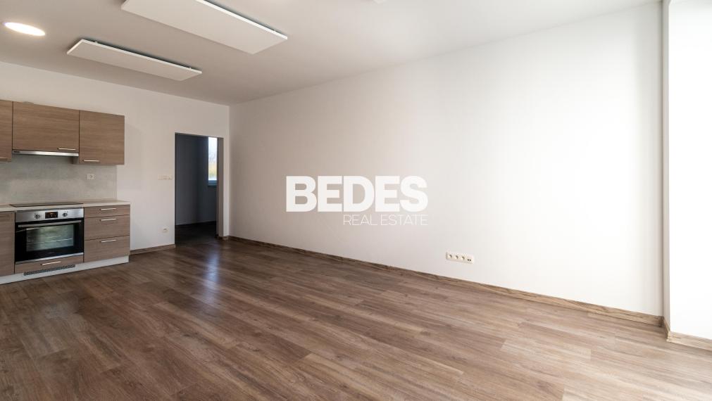 BEDES | Moderný 2 izbový byt v novostavbe s balkónom, vyhradený parking