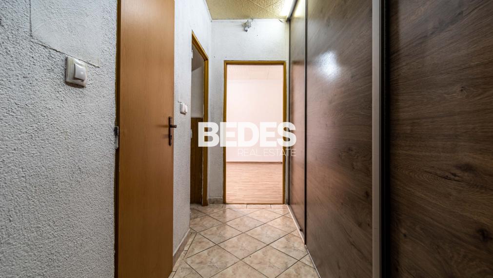 BEDES | Prízemný 2 izbový byt po čiastočnej rekonštrukcii v širšom centre