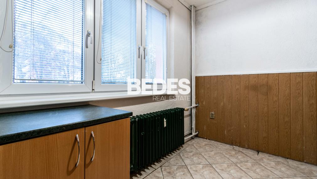 BEDES | Prízemný 2 izbový byt po čiastočnej rekonštrukcii v širšom centre
