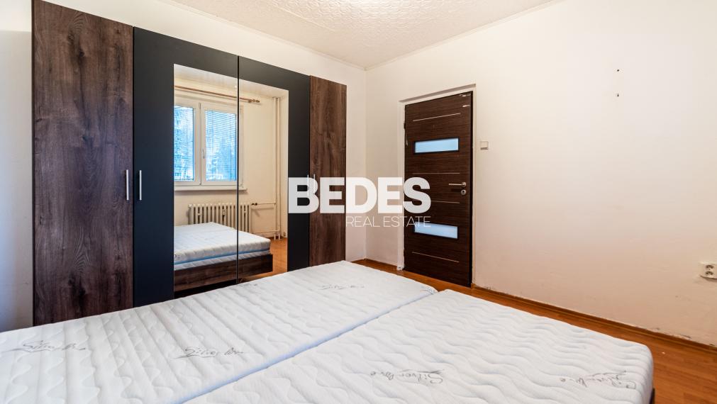 BEDES | Prízemný 2 izbový byt po čiastočnej rekonštrukcii v širšom centre