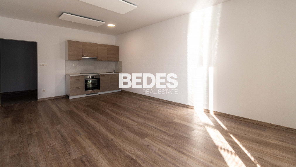 BEDES | Moderný 2 izbový byt v Novostavbe s balkónom, vyhradený parking