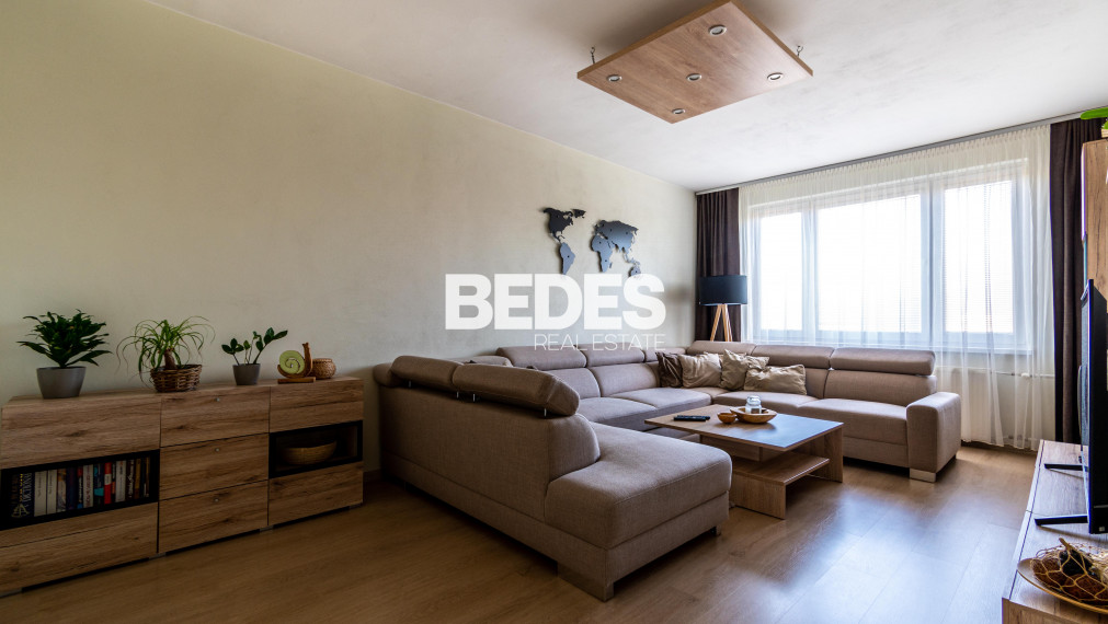 BEDES | Zariadený 3 izbový byt na sídlisku Sever s loggiou, klimatizácia
