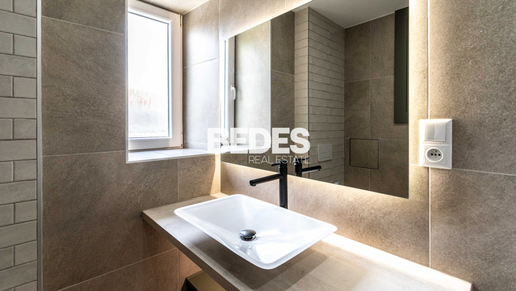 BEDES - REZERVOVANÉ | Dizajnový 3 izbový byt s terasou na Starom sídlisku