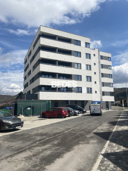 Prenájom – moderný 2 izbový byt, 63m2, loggia, Trenčín