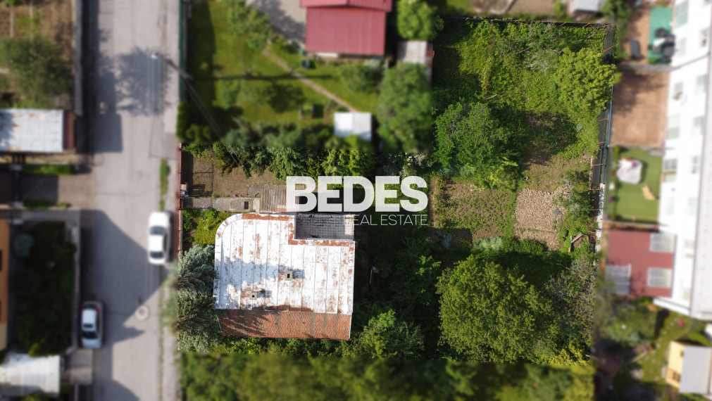 BEDES | Zaujímavý rodinný dom v centre, možnosť využitia na polyfunkciu