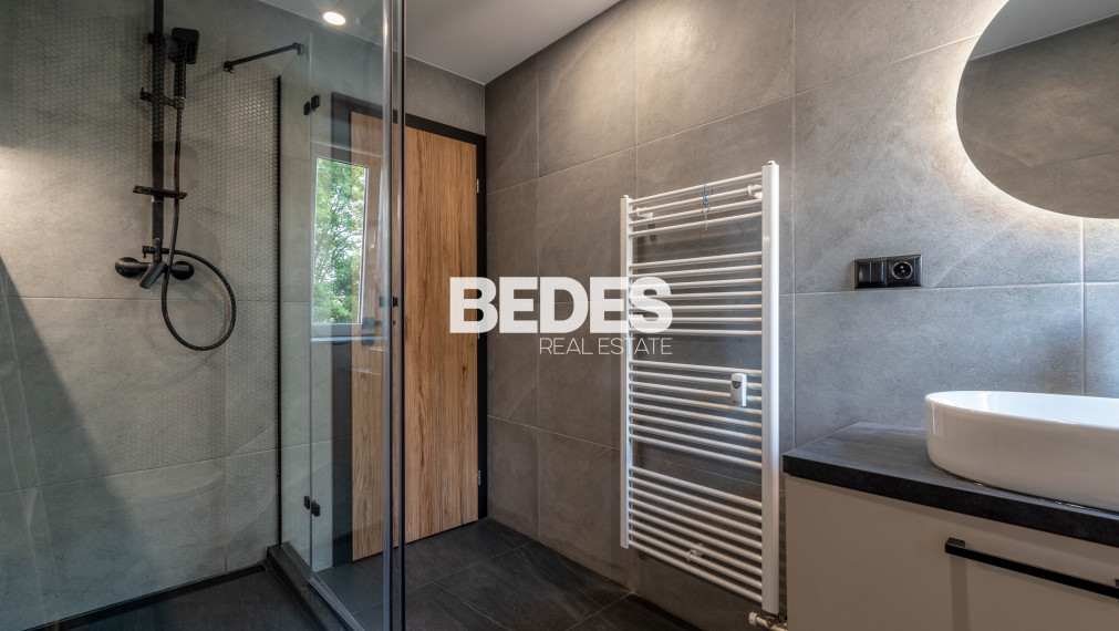 BEDES | REZERVOVANÉ - VNÚTORNÁ - Moderný, kompletne vybavený 3 izbový byt s balkónom