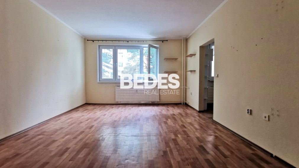 Prenájom – 1 izbový veľkometrážny byt, 39m2, loggia, komora, Kanianka