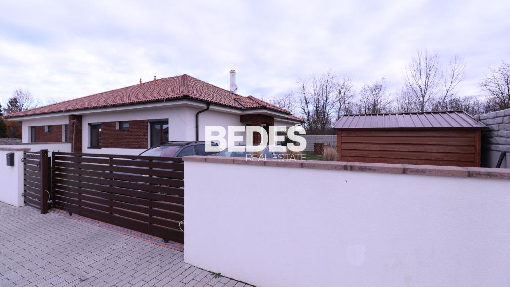 BEDES | Zariadený 4i rodinný dom, novostavba, slepá ulica, vynikajúca lokalita 27min od BA