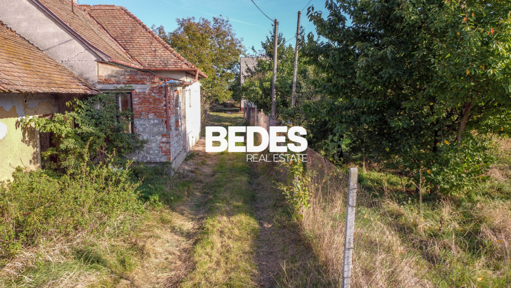 BEDES |Pozemky s rodinným domom vhodné na výstavbu rodinných