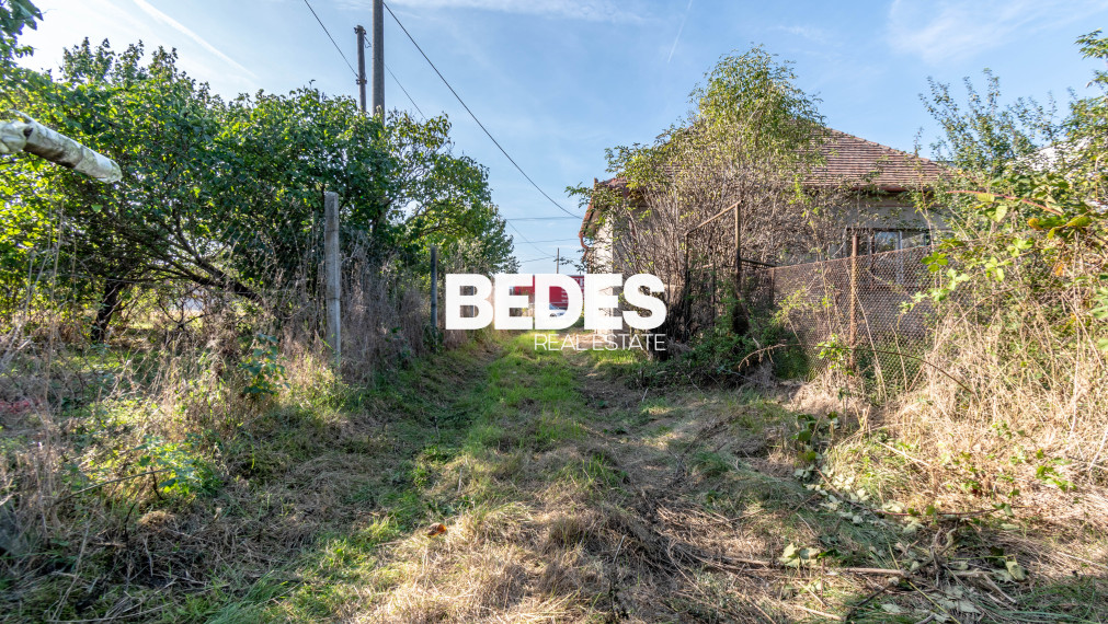 BEDES |Pozemky s rodinným domom vhodné na výstavbu rodinných