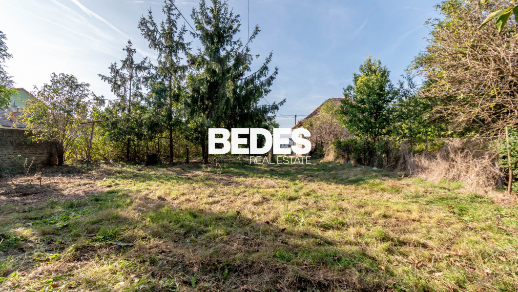 BEDES |Pozemky s rodinným domom vhodné na výstavbu rodinných