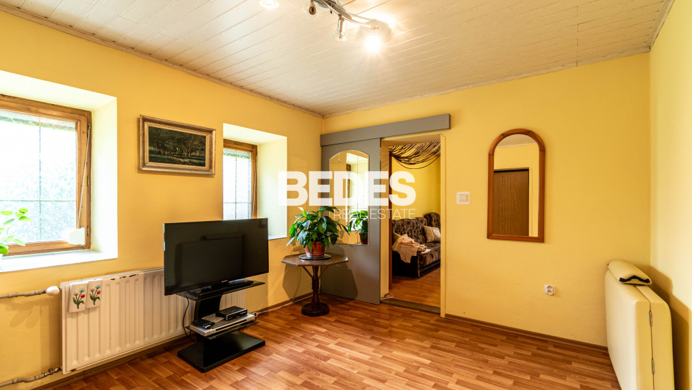 BEDES | REZERVOVANÉ / Rodinný dom v centre obce Rybany