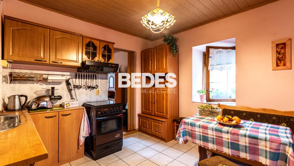 BEDES | REZERVOVANÉ / Rodinný dom v centre obce Rybany