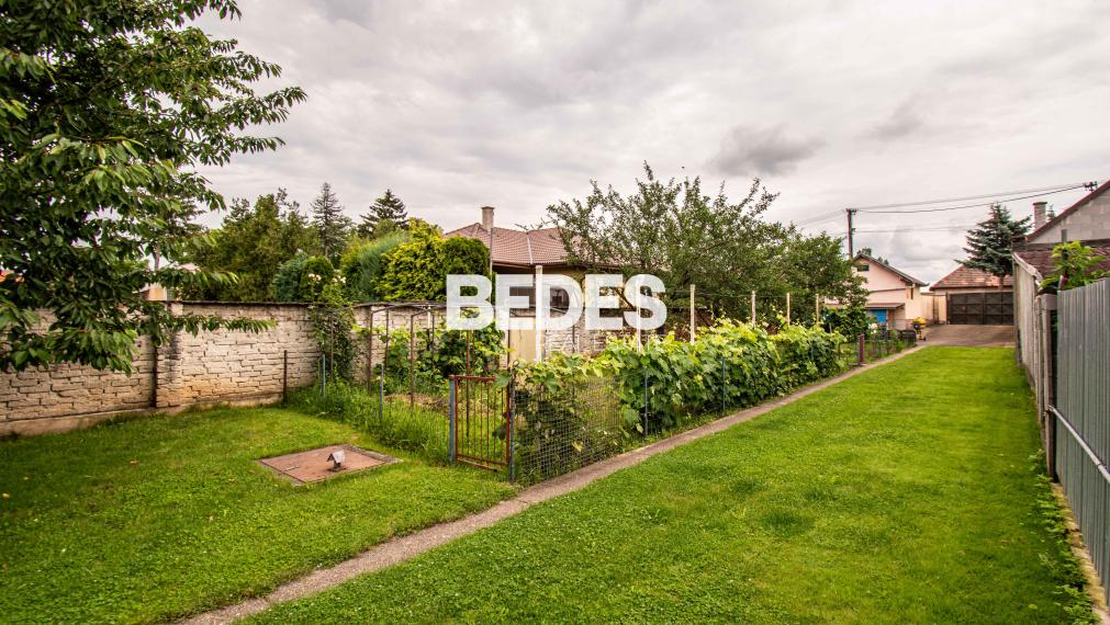 BEDES | REZERVOVANÉ / Rodinný dom v centre obce Rybany