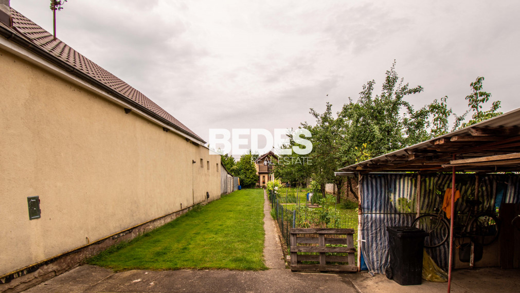 BEDES | REZERVOVANÉ / Rodinný dom v centre obce Rybany