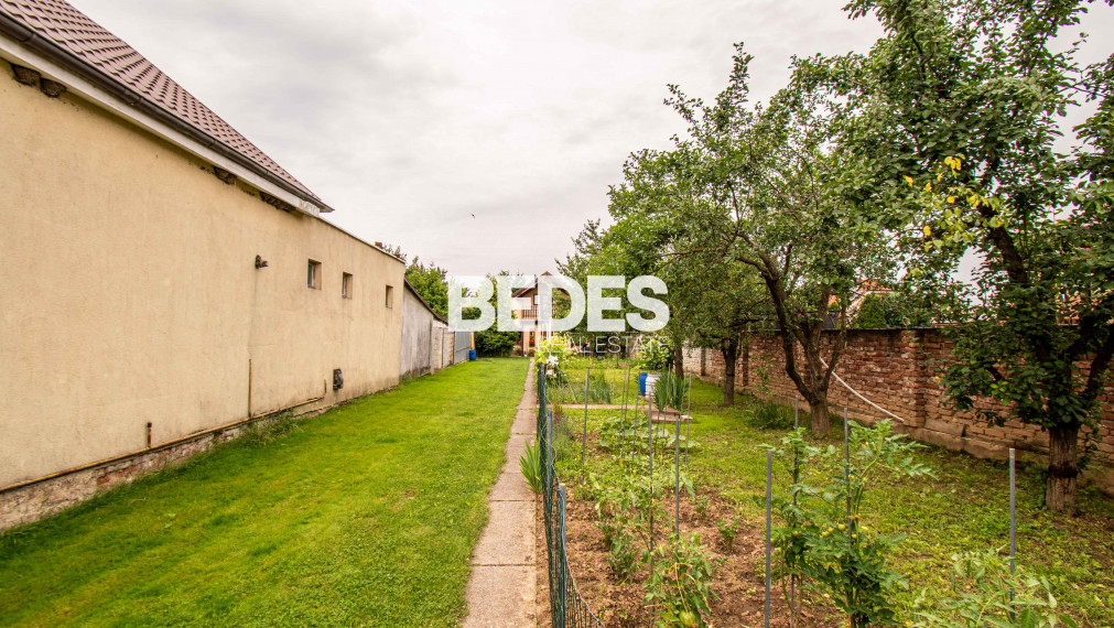 BEDES | REZERVOVANÉ / Rodinný dom v centre obce Rybany