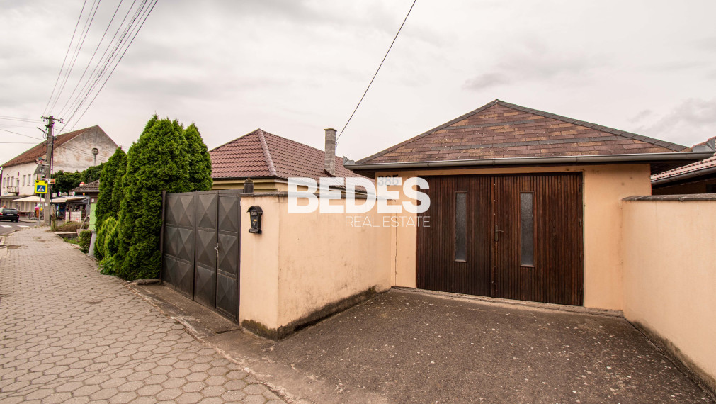 BEDES | REZERVOVANÉ / Rodinný dom v centre obce Rybany