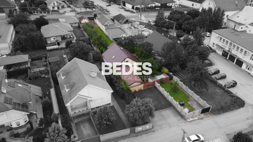 BEDES | REZERVOVANÉ / Rodinný dom v centre obce Rybany