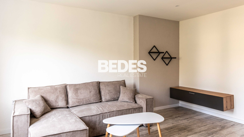 BEDES |  Zariadený 2-  izbový byt, Handlová