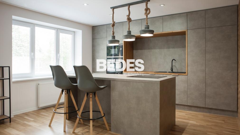 BEDES | nadštandardný 3 izb. byt, 82m2, zariadený, Handlová