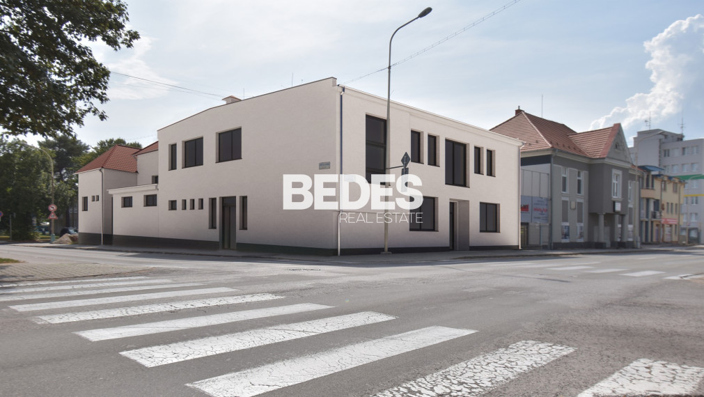 BEDES | zrekonštruovaný polyfunkčný objekt,803m2, centrum PD