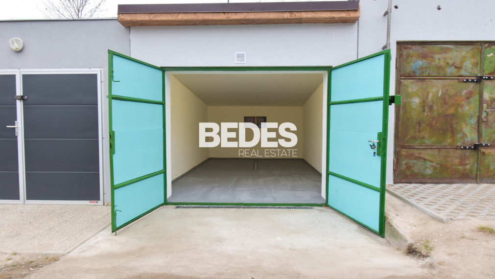 BEDES | komplet rekonštruovaná garáž, pozemok v OV, Handlová