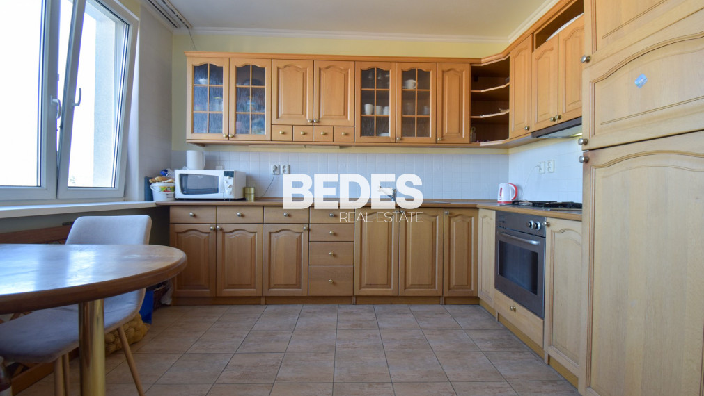 BEDES | Prenájom 2 izb. veľkometrážny byt, loggia, Centrum