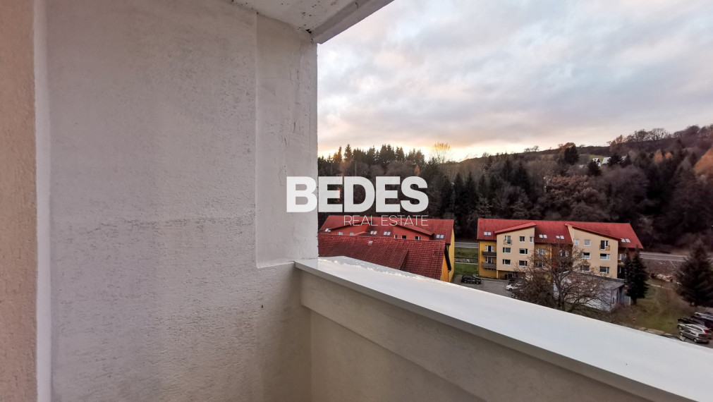BEDES | 3izbový byt, 72m2, komplet spotrebiče, nová kuchyňa