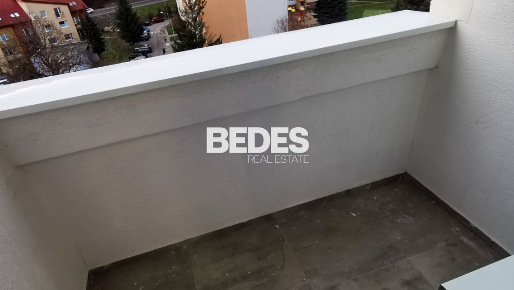 BEDES | 3izbový byt, 72m2, komplet spotrebiče, nová kuchyňa