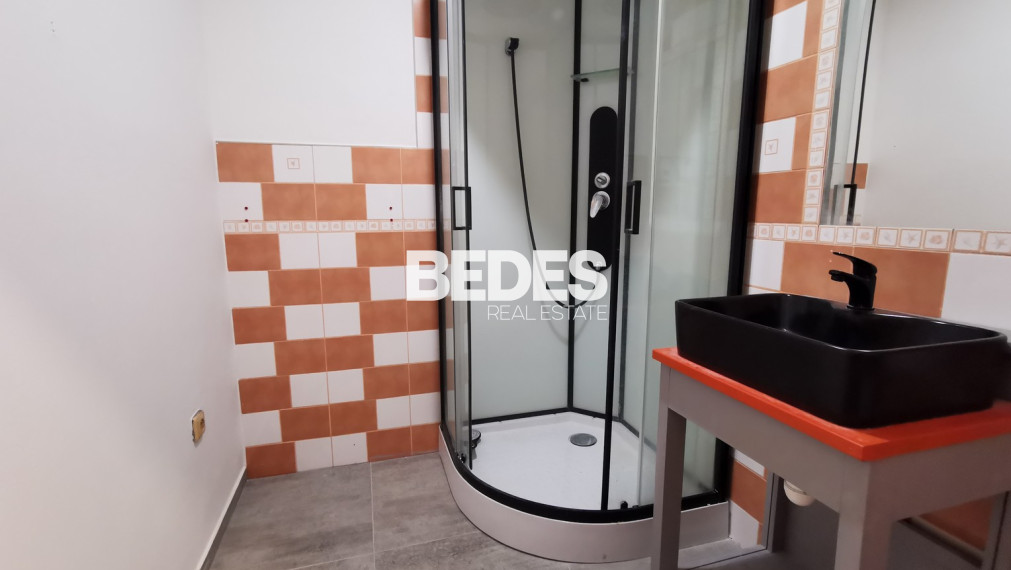 BEDES | 3izbový byt, 72m2, komplet spotrebiče, nová kuchyňa