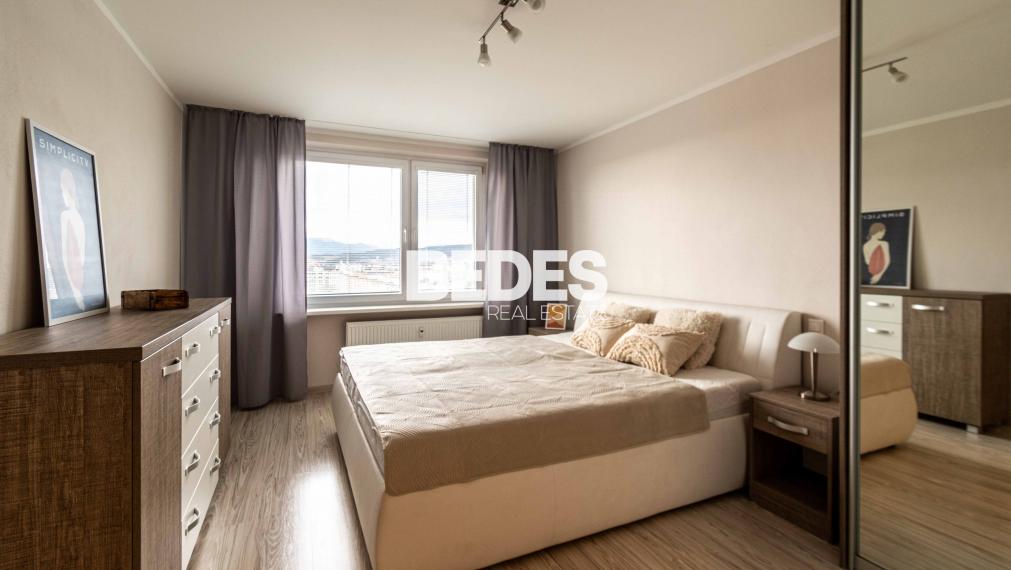BEDES | Prenájom – zariadený 3 izbový byt, 74m2, 2x loggia