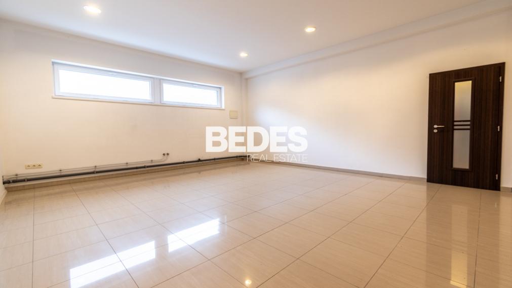 BEDES | Prenájom obchodného priestoru v Novákoch (36m2)