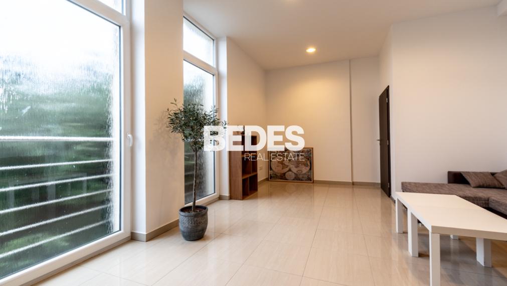 BEDES | Prenájom obchodného priestoru v Novákoch (27,5m2)