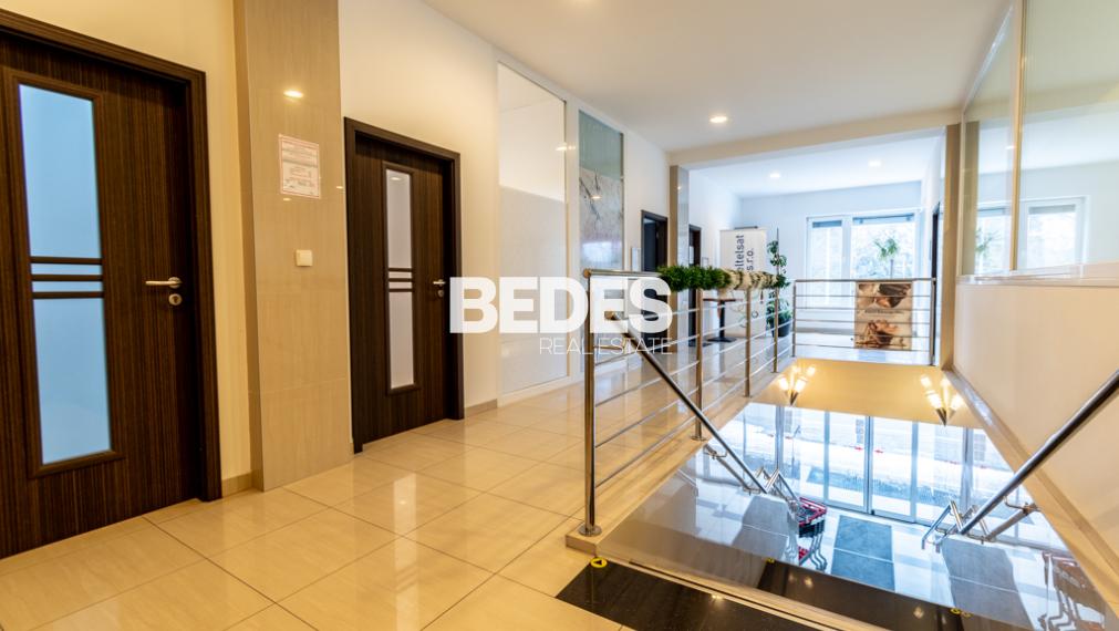 BEDES | Prenájom obchodného priestoru v Novákoch (27,5m2)