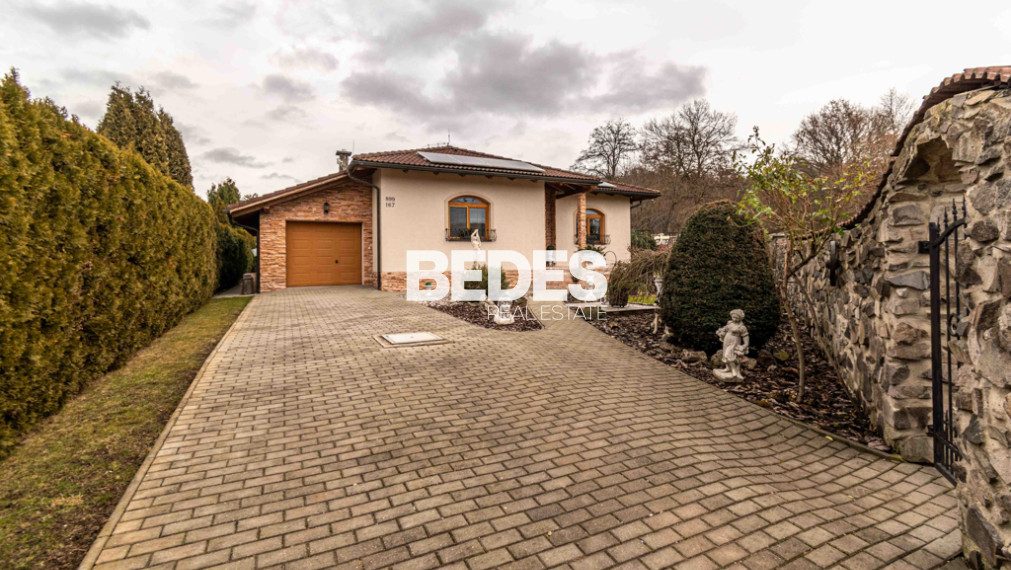 BEDES | REZERVOVANÉ | Jedinečný rodinný dom v Oslanoch