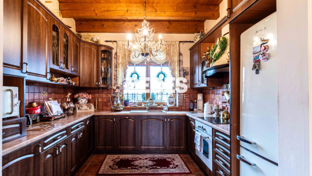 BEDES | REZERVOVANÉ | Jedinečný rodinný dom v Oslanoch