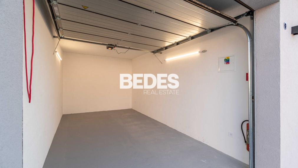 BEDES | Vysoké garáže a sklady v oplotenom a zabezp. areáli
