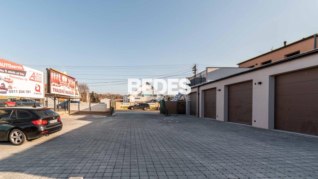 BEDES | Vysoké garáže a sklady v oplotenom a zabezp. areáli